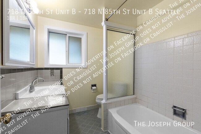Building Photo - 718 N 85th St