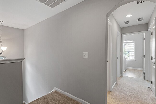 Building Photo - 1121 Survada Ln