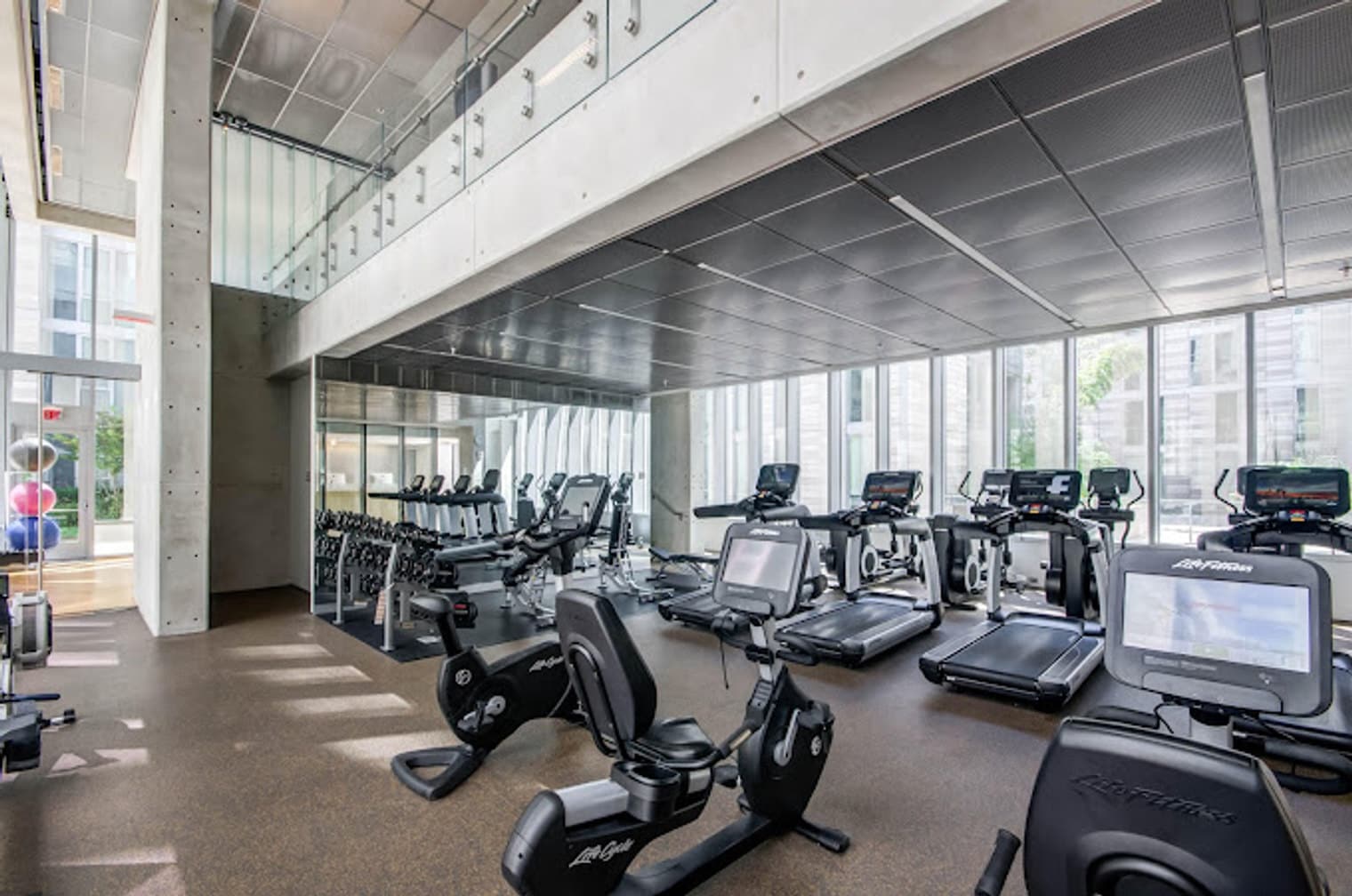 Building Photo - 875 10th St NW