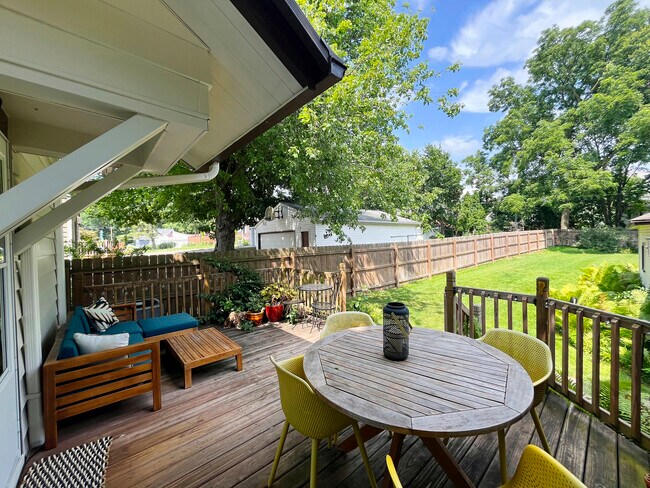 Back Porch / Deck - 350 Glenhaven Ave NW