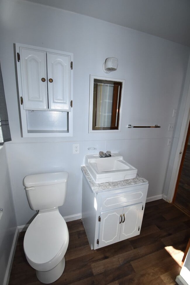Building Photo - 3 Bedroom Pet Friendly Home For Rent Near ...