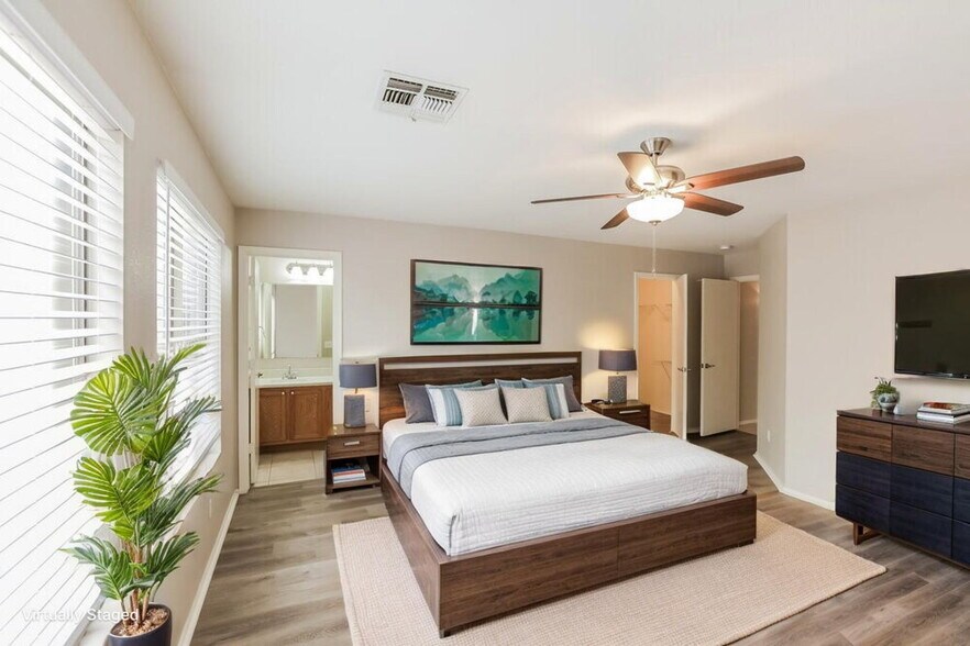 Building Photo - 16083 W Monroe St