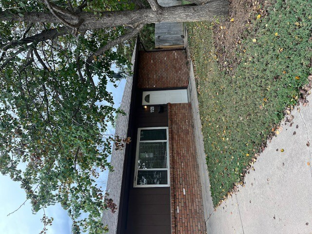 Building Photo - 1129 McHugh St
