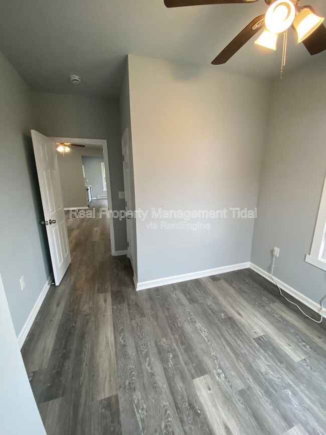 Building Photo - 22 Riverview Ave