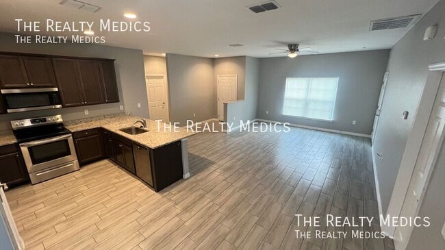 Building Photo - 270 Winfall Ave SW