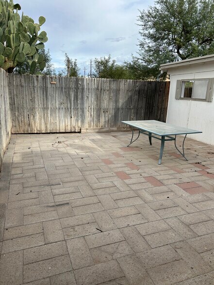 private patio, 600sq ft. - 5400 W Calle Cayeus