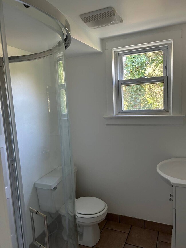 Building Photo - 54 Pancake Hollow Rd