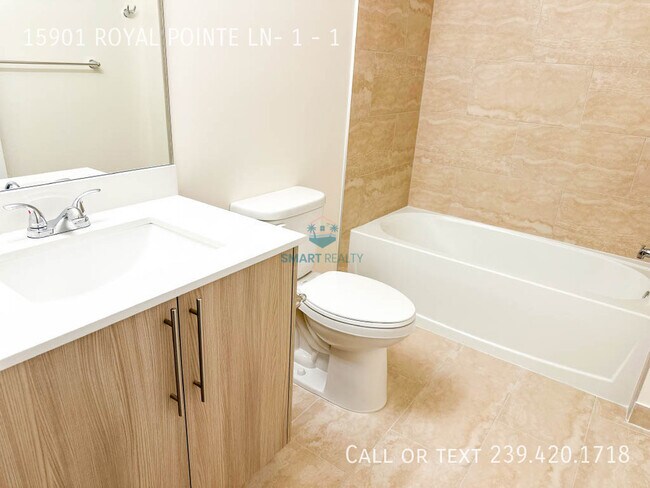 Building Photo - 15901 ROYAL POINTE Ln