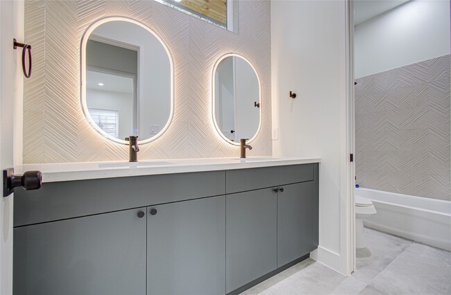 Building Photo - 4603 Edison St