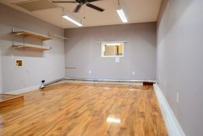 Building Photo - McArthur Place