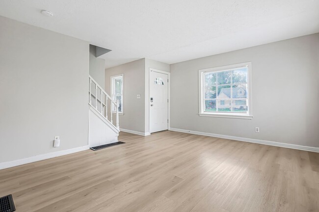 Building Photo - Newly Renovated - 3 Bed, 1.5 Bath Single-Family Home w/ Garage!!