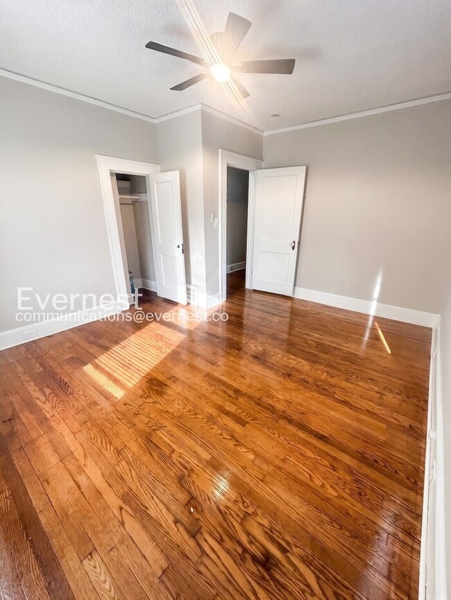 Building Photo - 856 N Cameron Ave