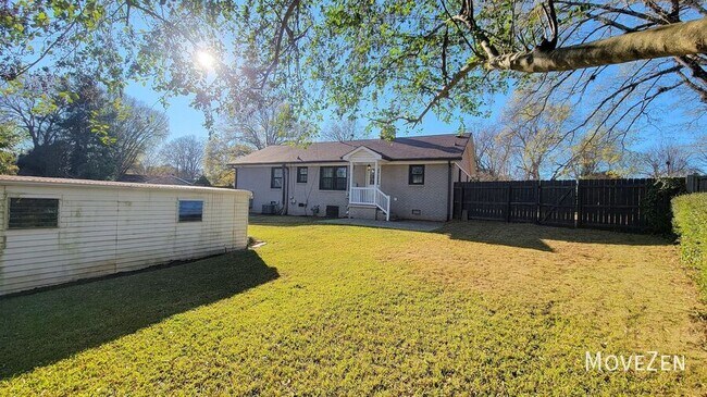 Building Photo - 1200 Dresden Dr W