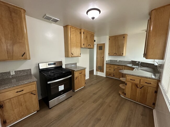 Building Photo - 997 Capper Ave