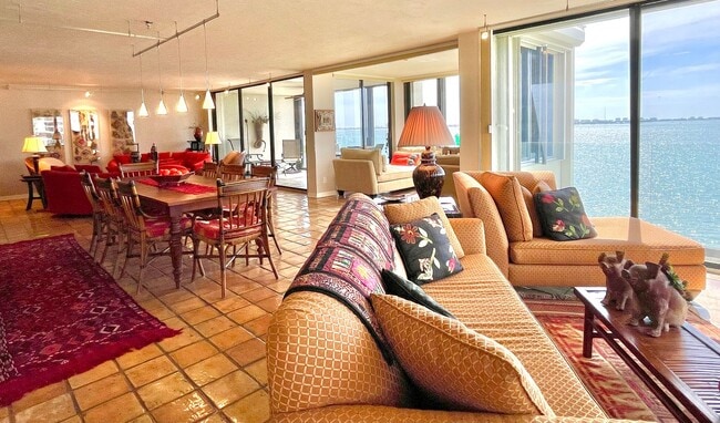 Building Photo - Sarasota Bay Penthouse