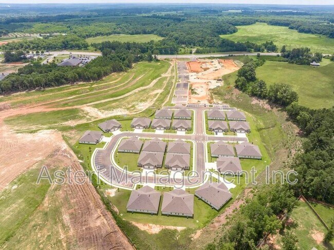 Building Photo - 2141 Houston Lake Rd