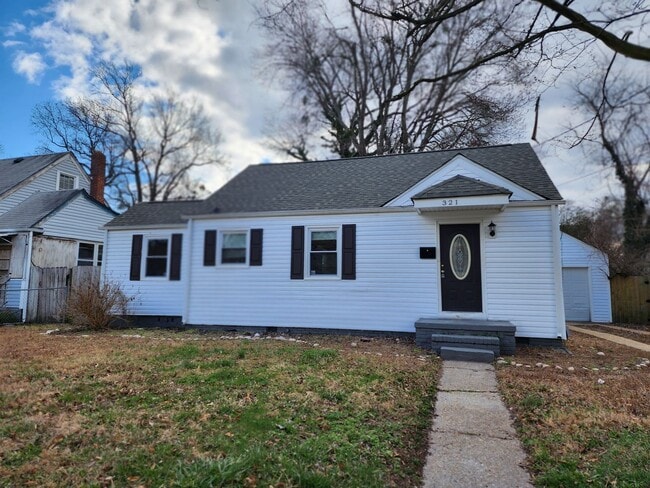 Primary Photo - beautiful renovated home in nice area