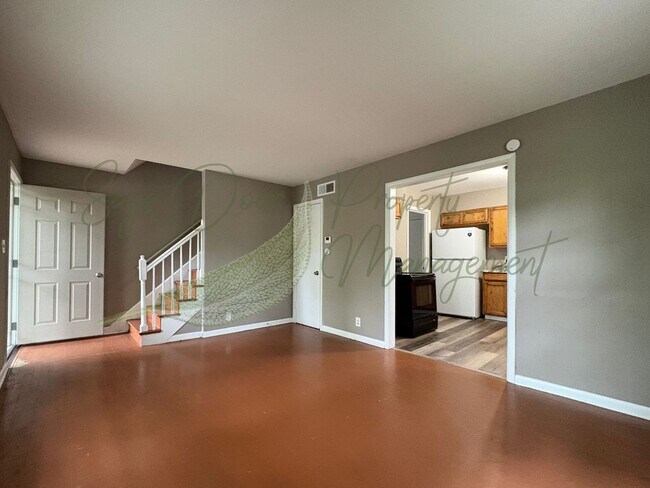 Building Photo - DUPLEX IN INDEPENDENCE