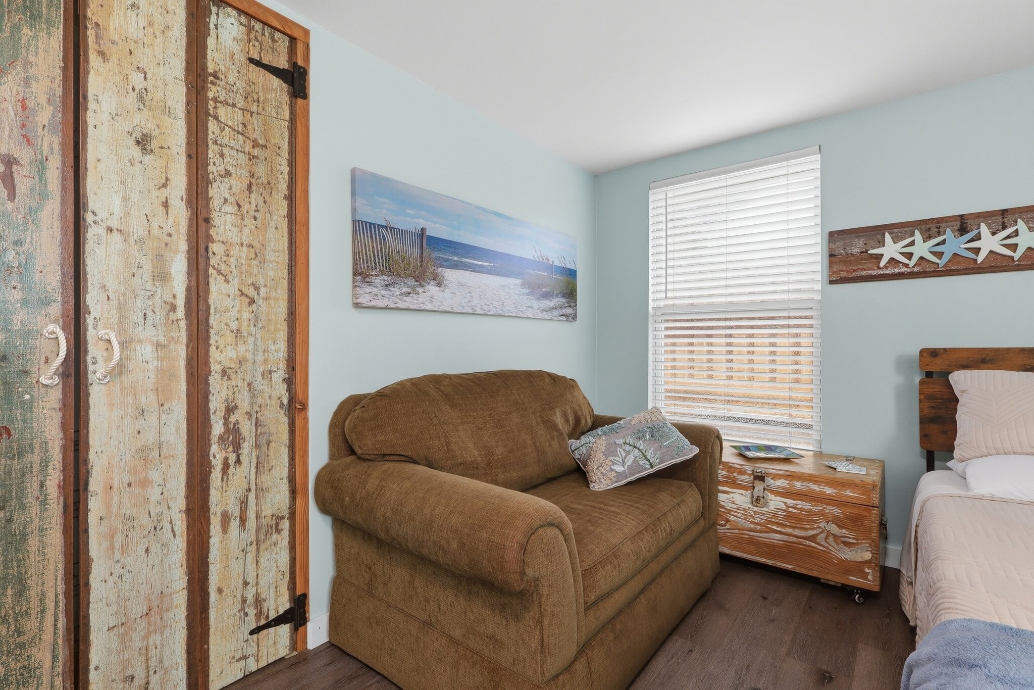 Building Photo - 587 Dixie Hwy