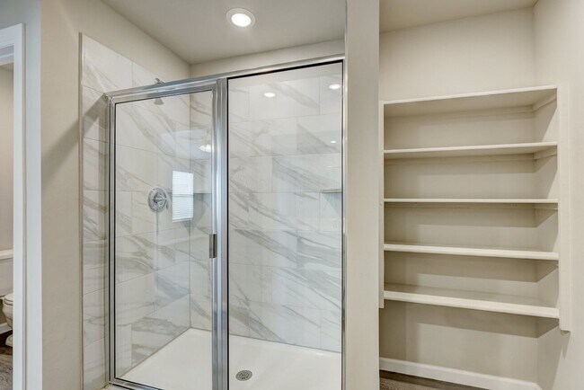 Building Photo - Newer Home For Rent  in Mustang Schools! 3...