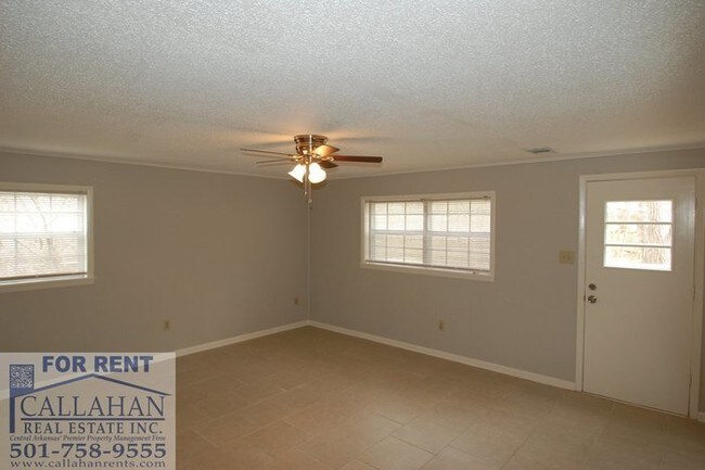 Building Photo - Benton 4 Bedroom Home Awesome Interior!!!