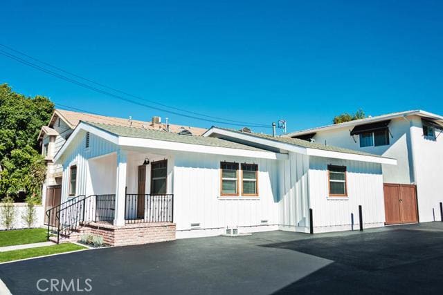 Building Photo - 553 N Olive St