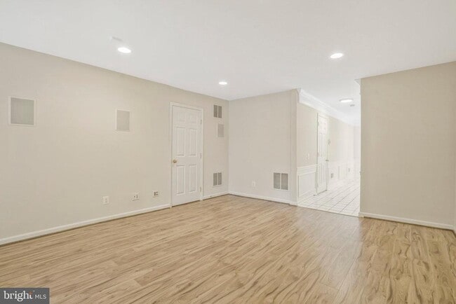 Building Photo - 6340 Walking Ln