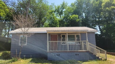 Building Photo - Section 8 accepted!!! "2-Bedroom Retreat with Cozy Comfort in Huntsville!"