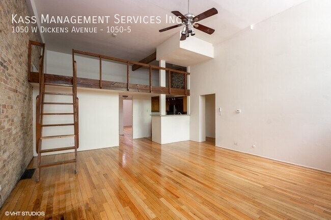 Primary Photo - 1050 W Dickens Ave