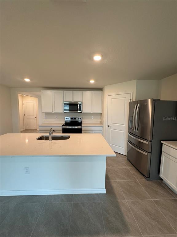 Building Photo - 8878 SW 48th Ave