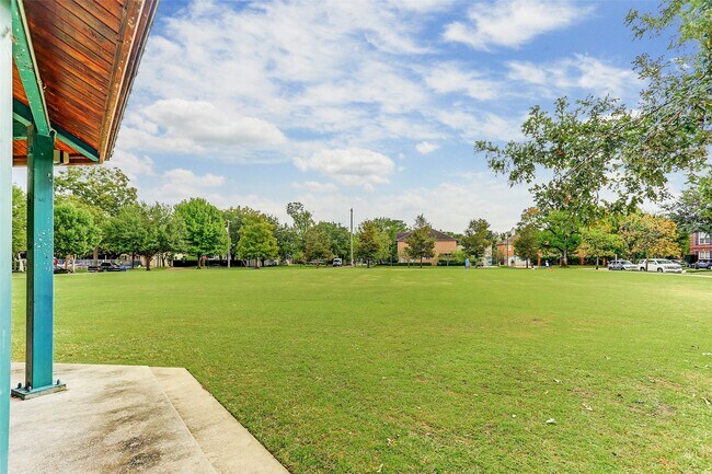 Building Photo - 2712 W Holcombe Blvd