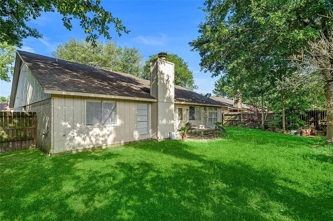 Building Photo - 16410 N Cross Dr