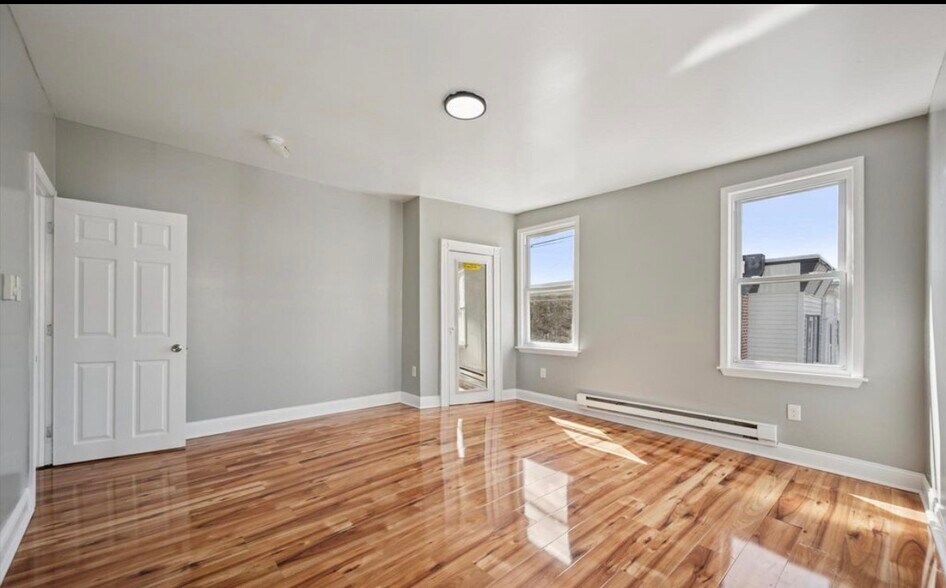 Building Photo - 1018 S 55th St