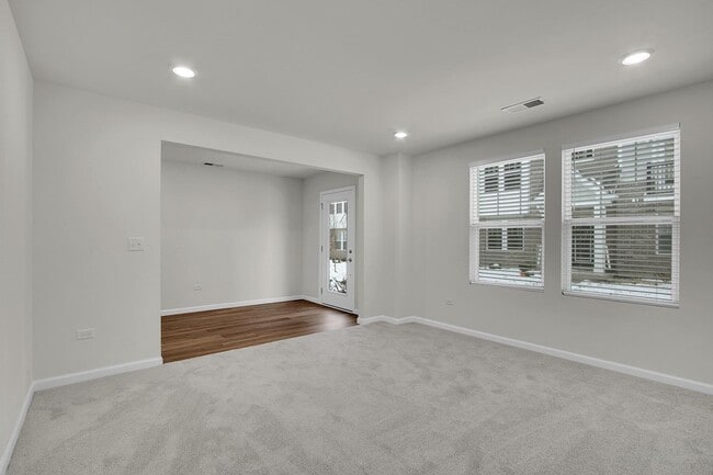 Building Photo - 6275 Sandbelt Dr