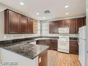 Building Photo - 5537 Ayers Cliff St