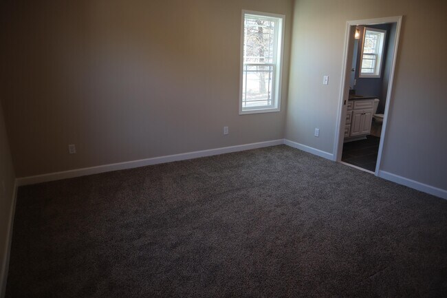 Building Photo - 1506 S Taylor St