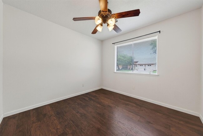 Building Photo - 17002 Dew Drop Ln