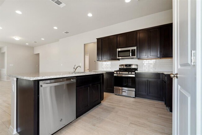 Building Photo - 187 Living Reef Dr