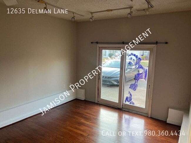Building Photo - 12635 Delman Ln