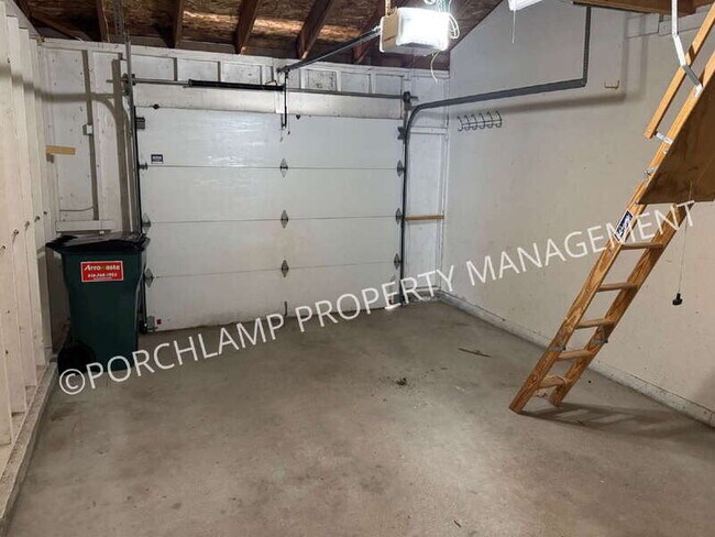 Building Photo - 17460 Dunewood Ct