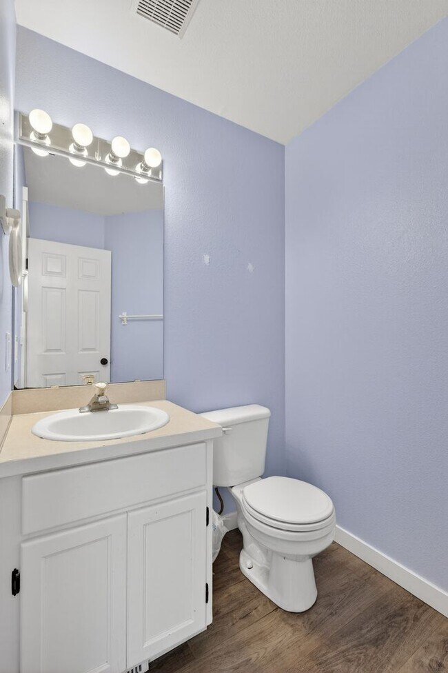 Building Photo - A Private Sanctuary with Perfect Proximity