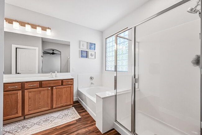 Building Photo - 3156 E Country Shadows St