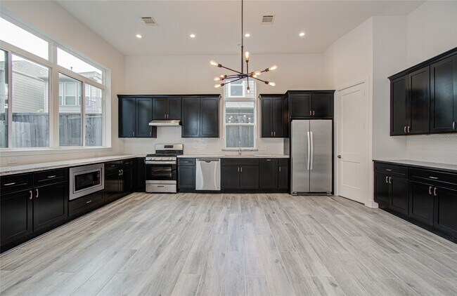 Building Photo - 8930 Spring Knoll Forest Dr