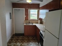 Building Photo - 2221 Johnson St