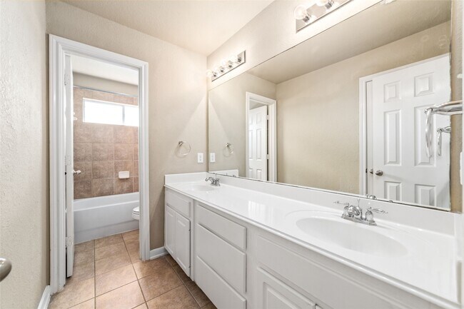 Building Photo - 9611 Mammoth Springs Ct