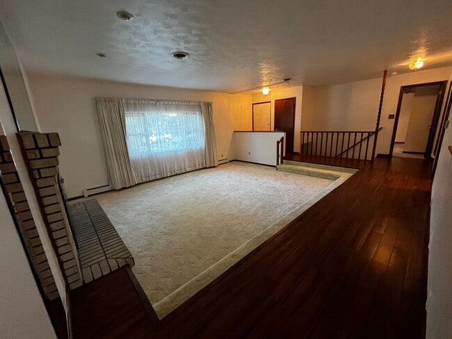 Building Photo - Gorgous Home For Rent In Brush!