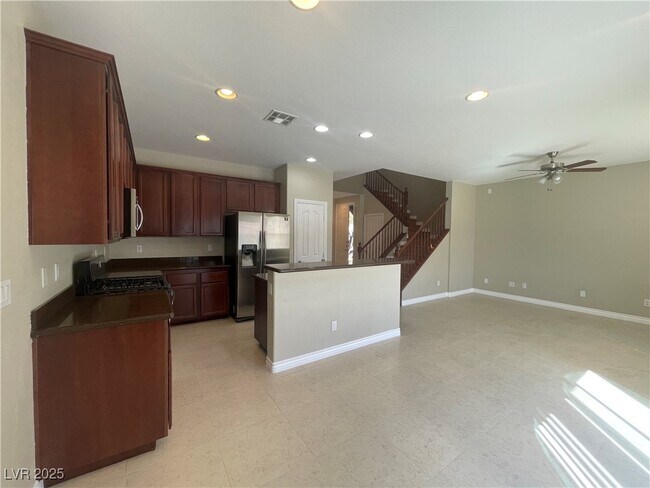 Building Photo - 9796 Bedstraw St