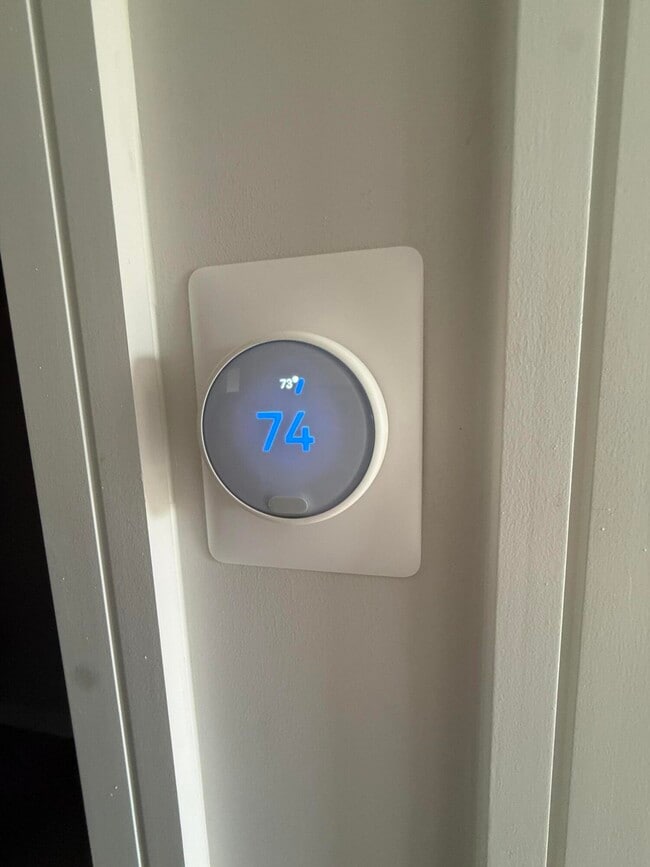 Building Photo - 200 W Camino Real