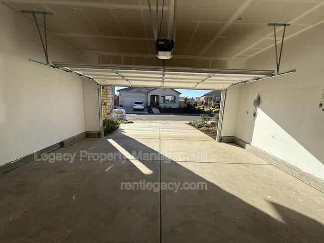 Building Photo - 8283 Humble Ct