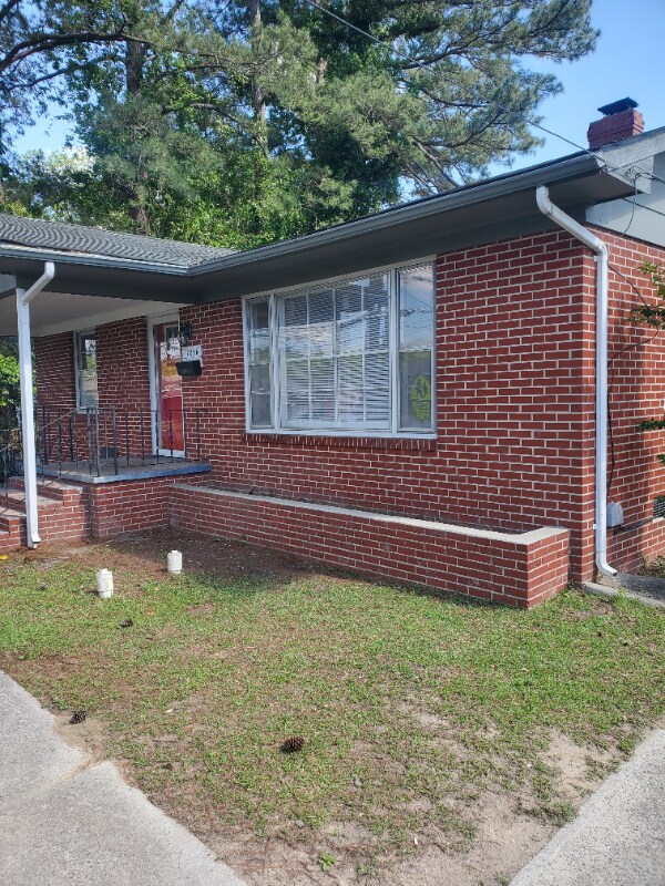 Building Photo - 705 E Washington Ave